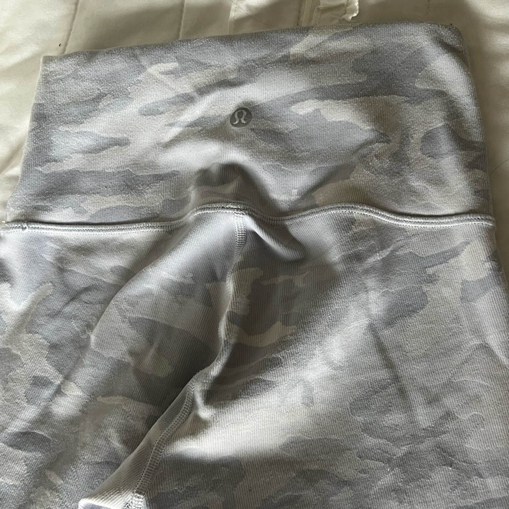 Lululemon white camo wunder trains size 2
